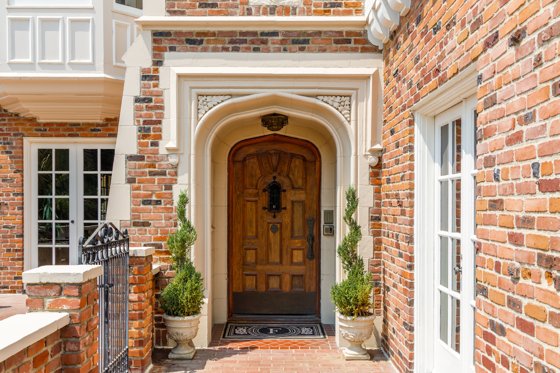 2405 Glendower Avenue | Los Feliz Los Angeles CA | Jonah Wilson