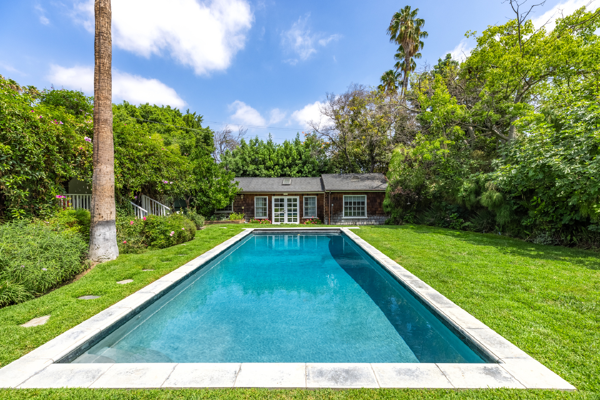 1640 N. Genesee Avenue | Sunset Square Los Angeles CA | Jonah Wilson