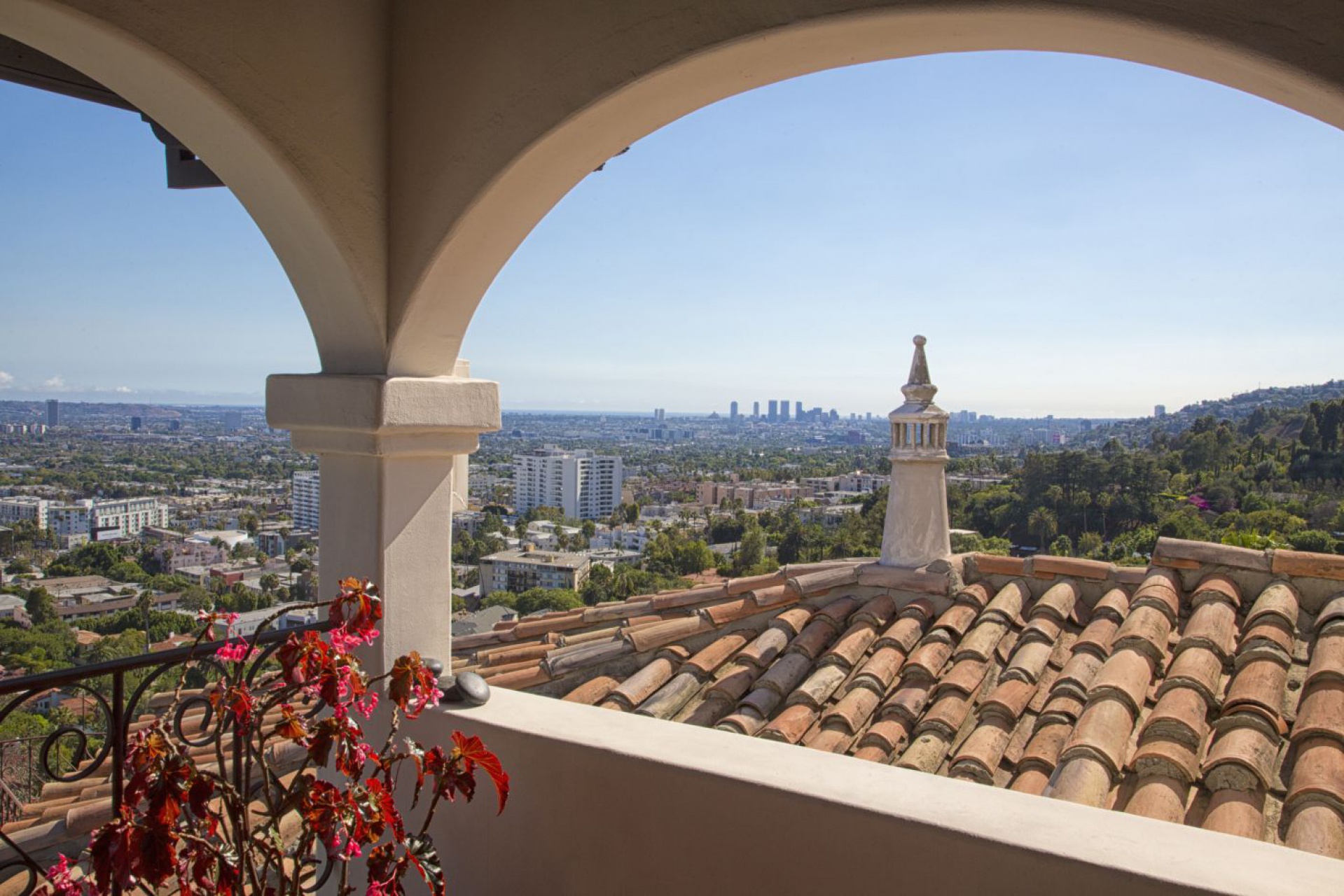 7100 La Presa | Outpost Estates Los Angeles CA | Jonah Wilson