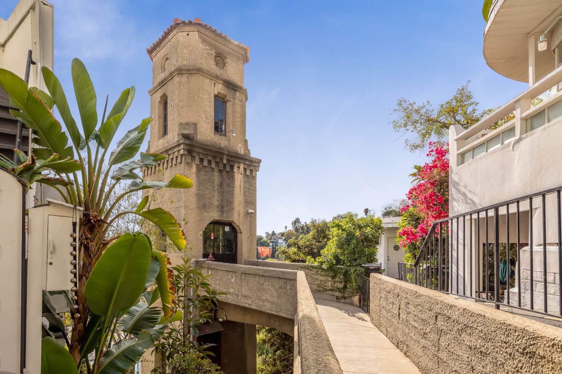 6887 Alta Loma Terrace | Hollywood Hills Los Angeles CA | Jonah Wilson